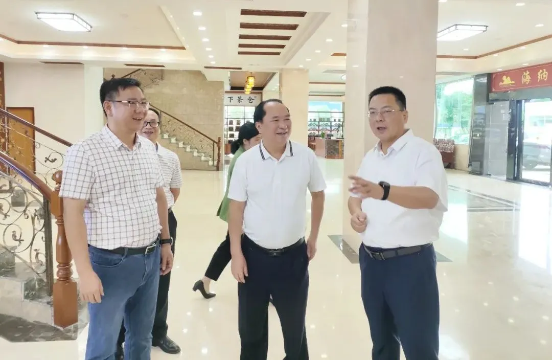 梧州市委常委、宣傳部部長黃恩一行蒞臨集團(tuán)調(diào)研指導(dǎo)